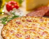 Pizza Carbonara - ou, bacon, smântână lichidă, parmezan, sare