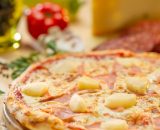 Pizza Hawaiana - sos de roșii, mozzarella, șuncă, ananas